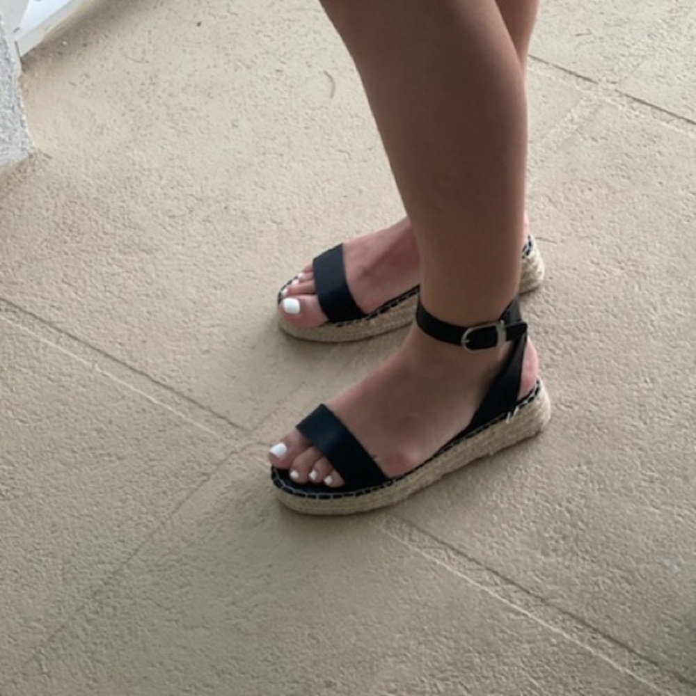 Sandals - Picture 8 of 8